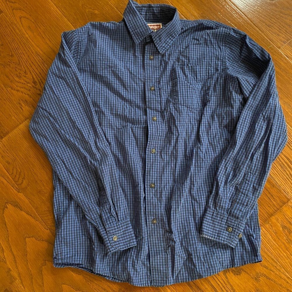 Blue/black check wranglers men’s button down shirt